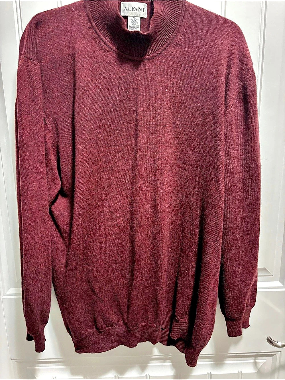 Alfani Men’s XL 100% Pure New Wool Sweater Made in Italy Burgundy